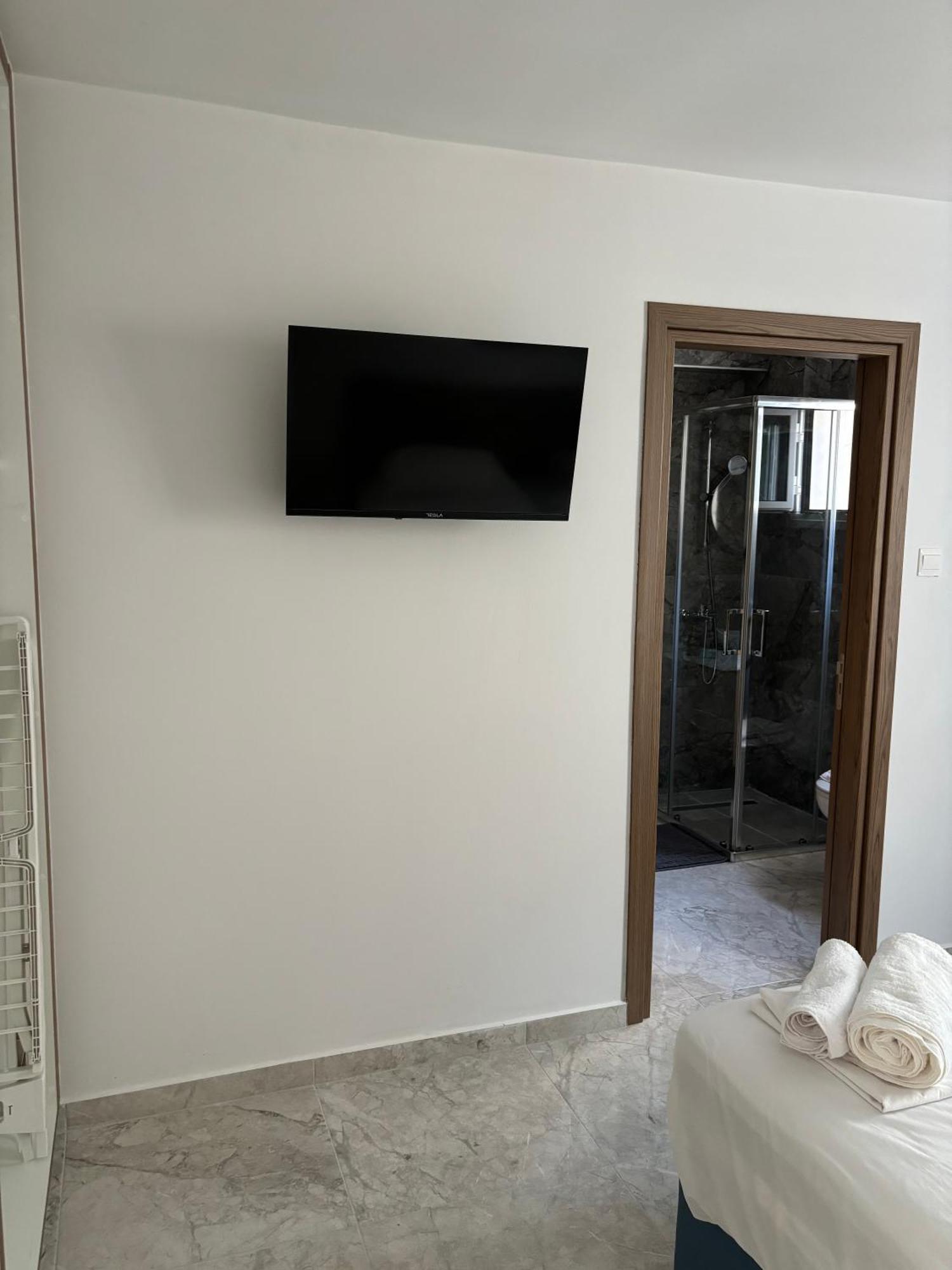 Luca Apts Napa アヤナパ エクステリア 写真