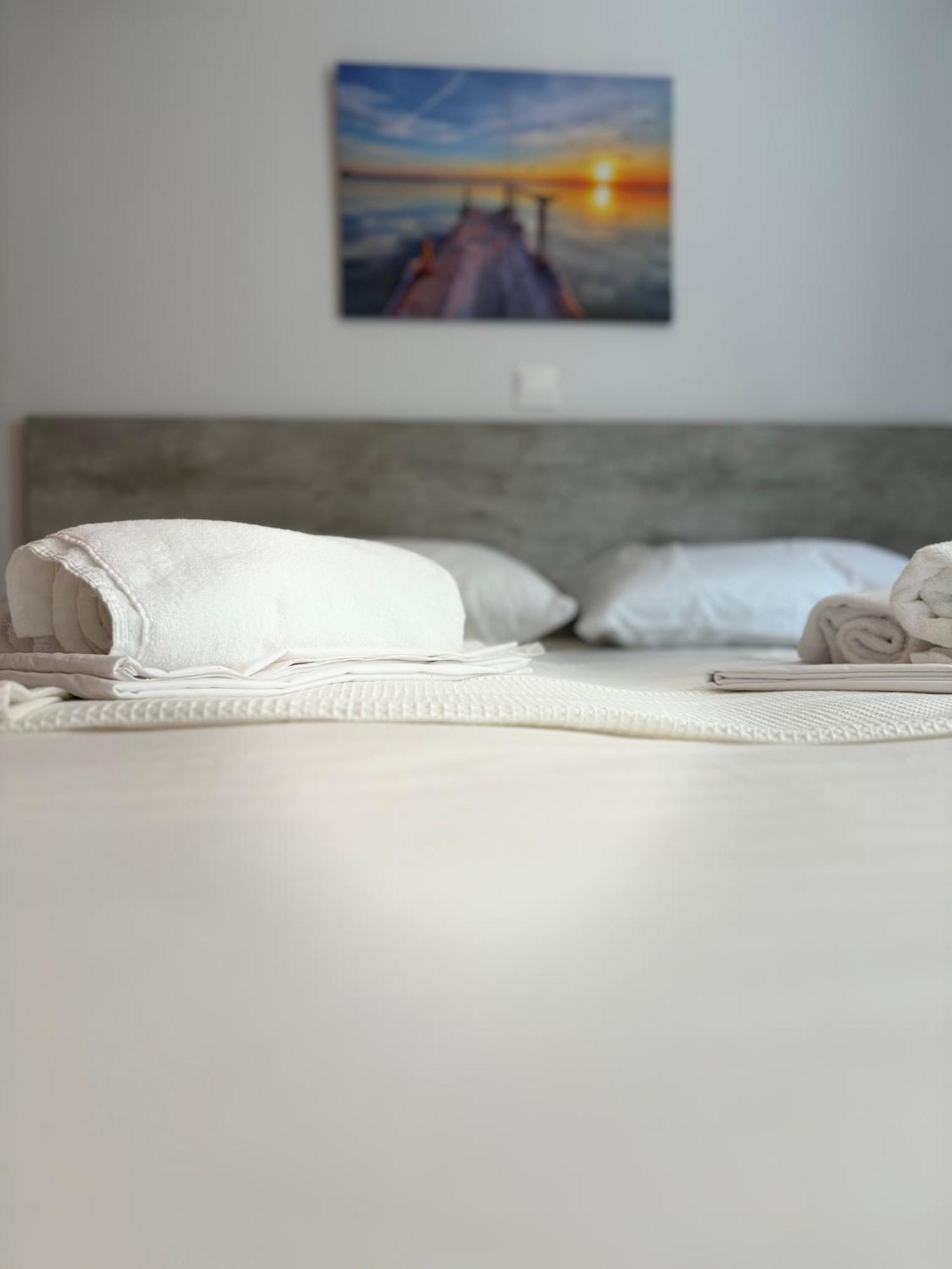 Luca Apts Napa アヤナパ エクステリア 写真