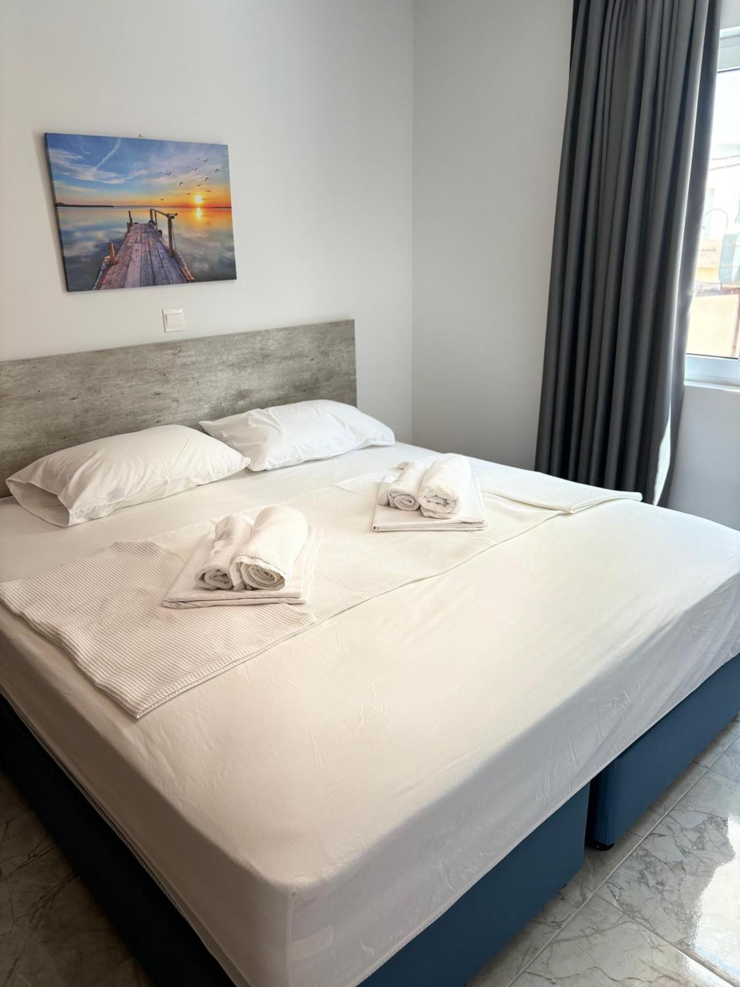 Luca Apts Napa アヤナパ エクステリア 写真